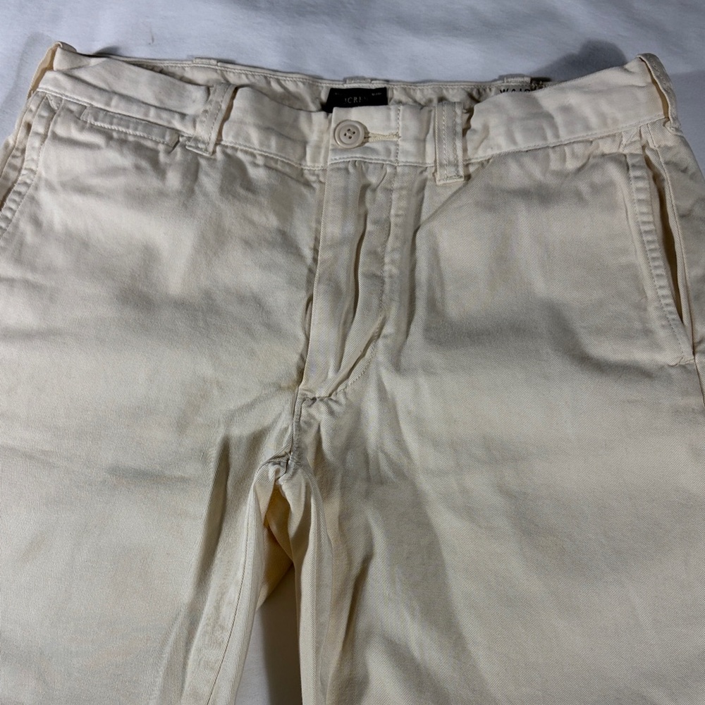 J. Crew mens beige Stanton fit flat front 9" inseam chino shorts - size 29